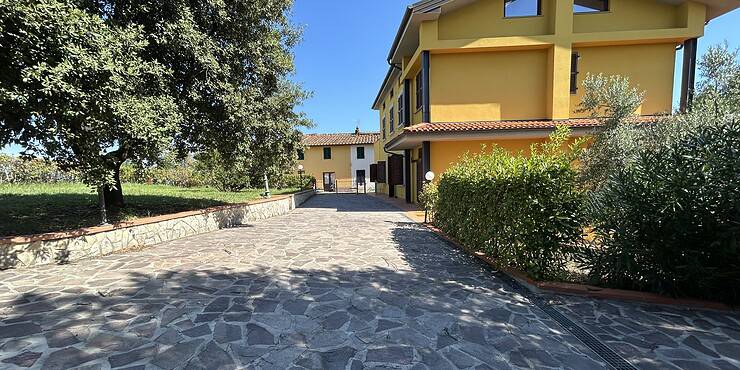 MONTERAPPOLI – CASA INDIPENDENTE LIBERA SU 4 LATI